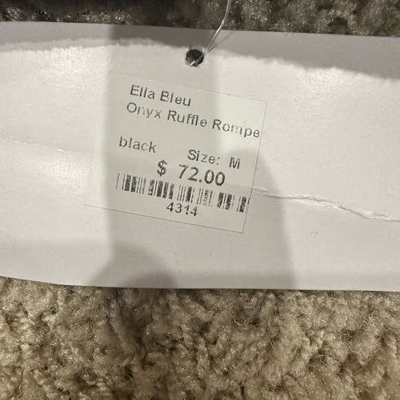 Staples black Ruffel romper - Picture 3 of 3